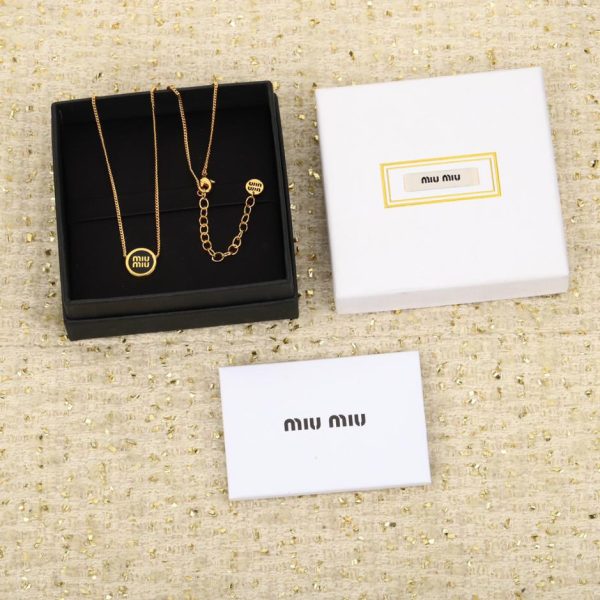 Collana con bracciale con lettera Miu Miu