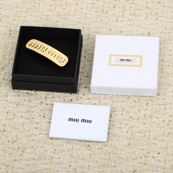 replica,repliche,fake,1:1,earrings,bracelet,ring,jewelry Nuovo fermaglio per capelli Miu Miu