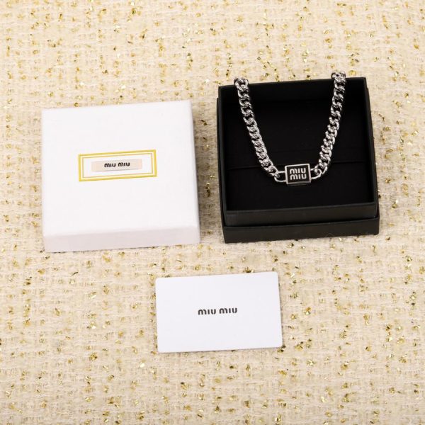 replica,repliche,fake,1:1,earrings,bracelet,ring,jewelry Collana quadrata Miu Miu