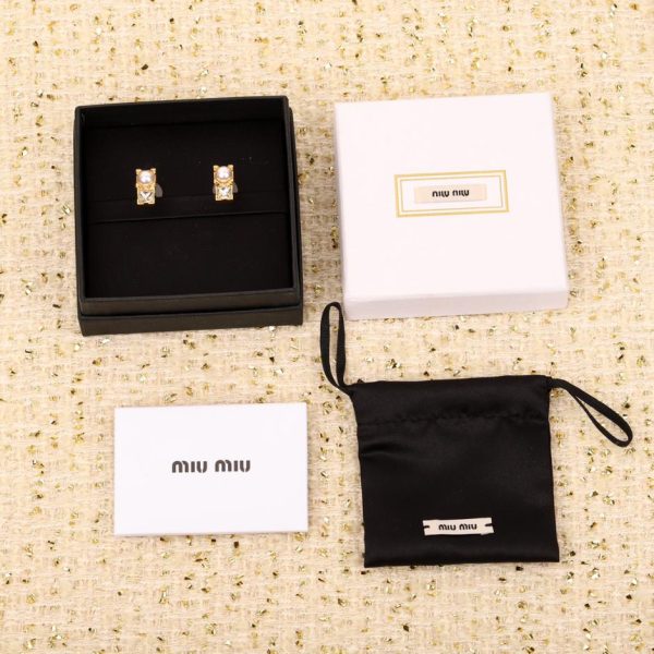 replica,repliche,fake,1:1,earrings,bracelet,ring,jewelry Orecchini Miu Miu a doppio bottone con perline e diamanti