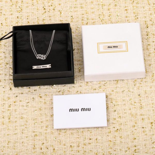 replica,repliche,fake,1:1,earrings,bracelet,ring,jewelry Collana Miu Miu con doppio strato di diamanti