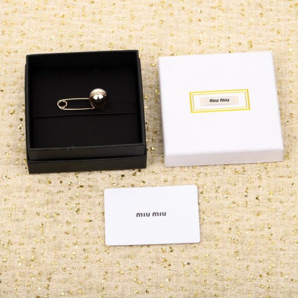 replica,repliche,fake,1:1,earrings,bracelet,ring,jewelry Spilla di perle Miu Miu