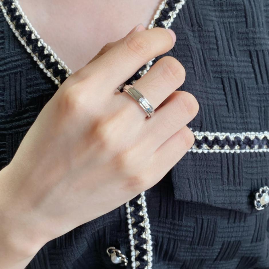 replica,repliche,fake,1:1,earrings,bracelet,ring,jewelry Anello girevole solitario Piaget