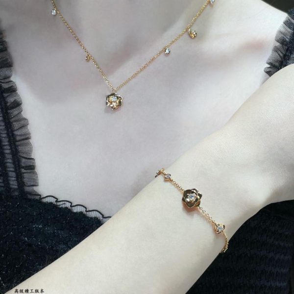 replica,repliche,fake,1:1,earrings,bracelet,ring,jewelry Bracciale Piaget con fiori di diamanti
