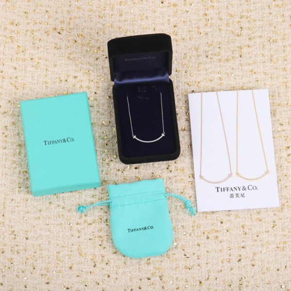 replica,repliche,fake,1:1,earrings,bracelet,ring,jewelry Collana con sorriso Tiffany T