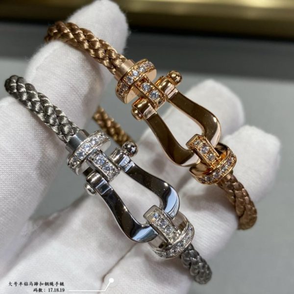 replica,repliche,fake,1:1,earrings,bracelet,ring,jewelry Bracciale Fred in cordoncino d’acciaio con chiusura a ferro di cavallo e mezzo diamante grande