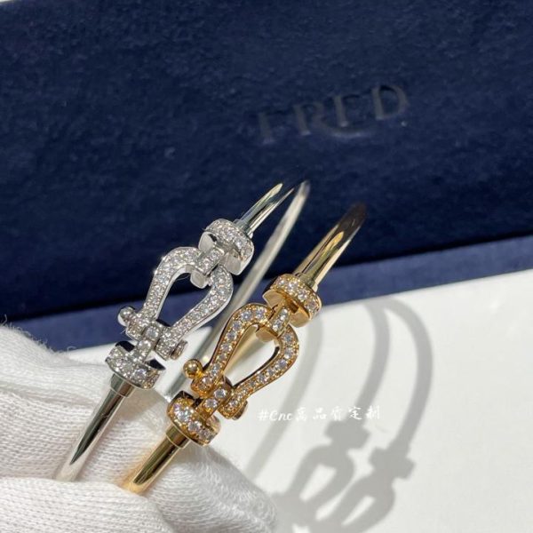 replica,repliche,fake,1:1,earrings,bracelet,ring,jewelry Bracciale Fred in tubo d’acciaio con fibbia a ferro di cavallo piena di diamanti