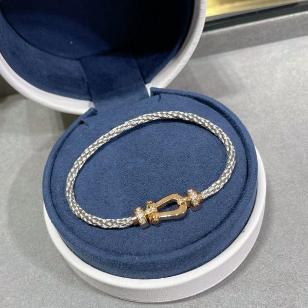 replica,repliche,fake,1:1,earrings,bracelet,ring,jewelry Bracciale Fred in cordino d’acciaio con chiusura a ferro di cavallo piccola