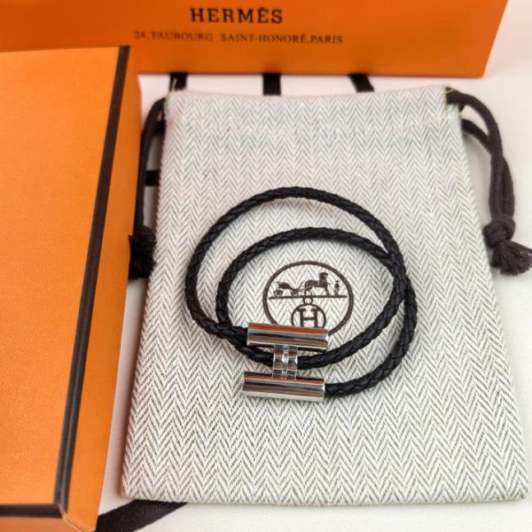 replica,repliche,fake,1:1,earrings,bracelet,ring,jewelry Bracciale Hermes in pelle argento lucido doppio cerchio H/modello aggiornato