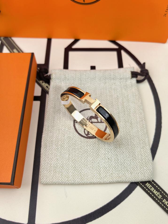 replica,repliche,fake,1:1,earrings,bracelet,ring,jewelry Bracciale Hermes classico in smalto H versione media versione aggiornata replica,repliche,fake,1:1,earrings,bracelet,ring,jewelry Bracciale Hermes classico in smalto H versione media versione aggiornata
