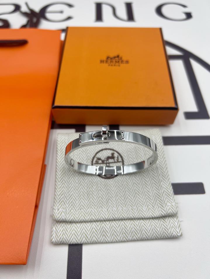 replica,repliche,fake,1:1,earrings,bracelet,ring,jewelry Bracciale Hermes Kelly versione aggiornata senza diamanti replica,repliche,fake,1:1,earrings,bracelet,ring,jewelry Bracciale Hermes Kelly versione aggiornata senza diamanti