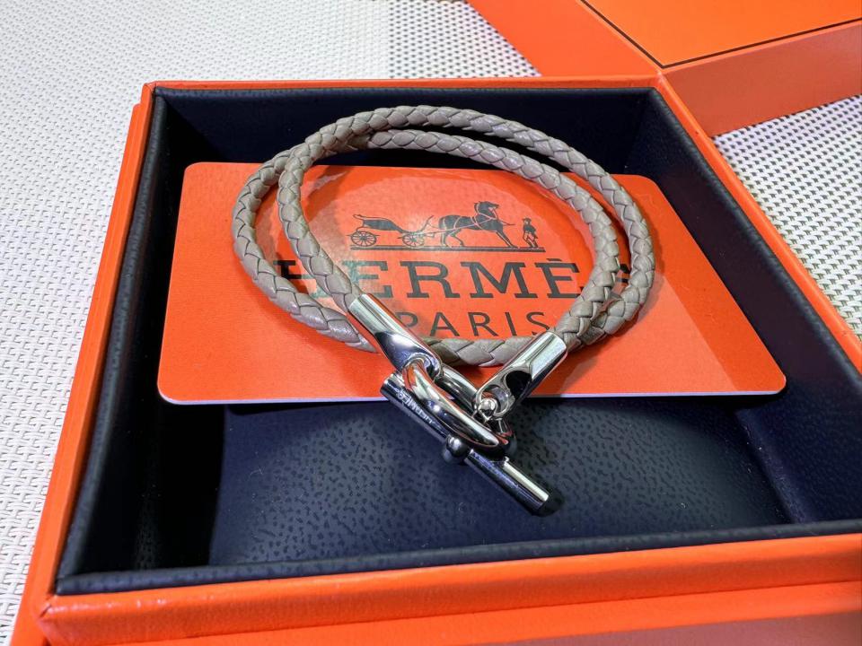 replica,repliche,fake,1:1,earrings,bracelet,ring,jewelry Nuovo braccialetto in pelle a doppio strato con fibbia a naso di maiale di Hermes replica,repliche,fake,1:1,earrings,bracelet,ring,jewelry Nuovo braccialetto in pelle a doppio strato con fibbia a naso di maiale di Hermes
