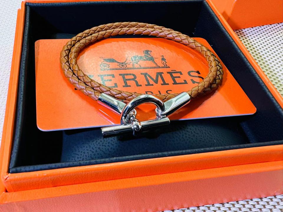 replica,repliche,fake,1:1,earrings,bracelet,ring,jewelry Nuovo braccialetto in pelle a doppio strato con fibbia a naso di maiale di Hermes replica,repliche,fake,1:1,earrings,bracelet,ring,jewelry Nuovo braccialetto in pelle a doppio strato con fibbia a naso di maiale di Hermes
