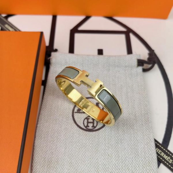 replica,repliche,fake,1:1,earrings,bracelet,ring,jewelry Versione aggiornata del classico braccialetto smaltato H di Hermes