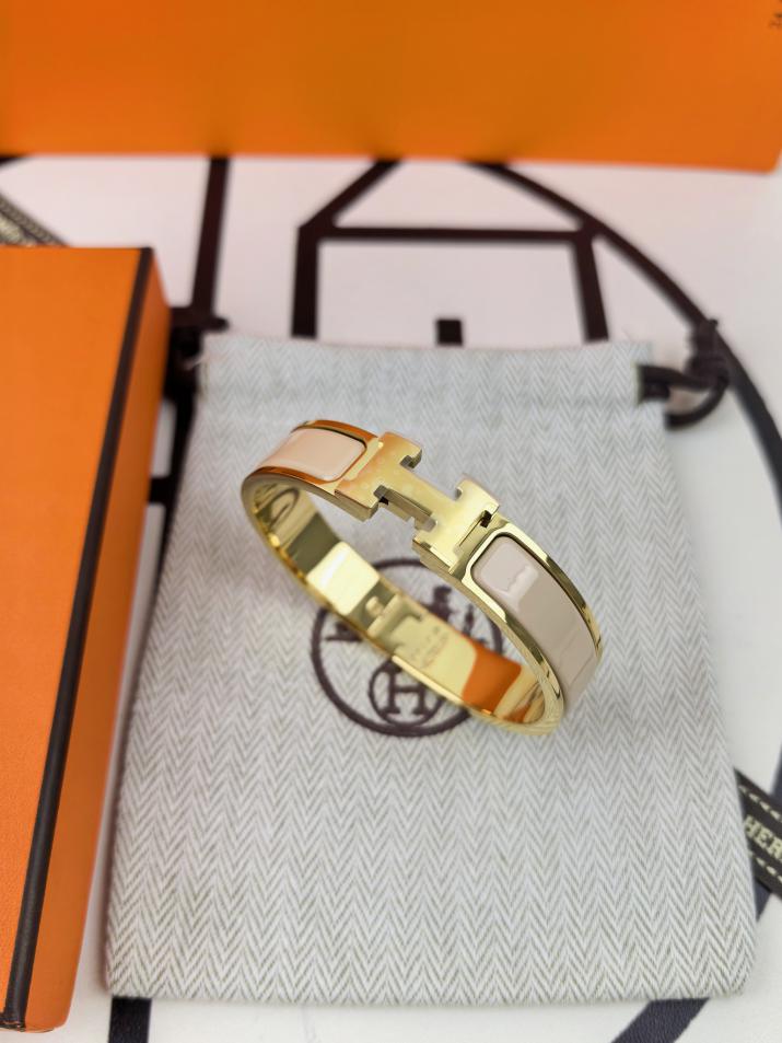 replica,repliche,fake,1:1,earrings,bracelet,ring,jewelry Bracciale Hermes classico smaltato H/modello aggiornato replica,repliche,fake,1:1,earrings,bracelet,ring,jewelry Bracciale Hermes classico smaltato H/modello aggiornato
