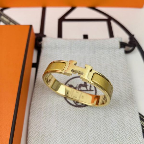 replica,repliche,fake,1:1,earrings,bracelet,ring,jewelry Bracciale Hermes classico smaltato H/modello aggiornato