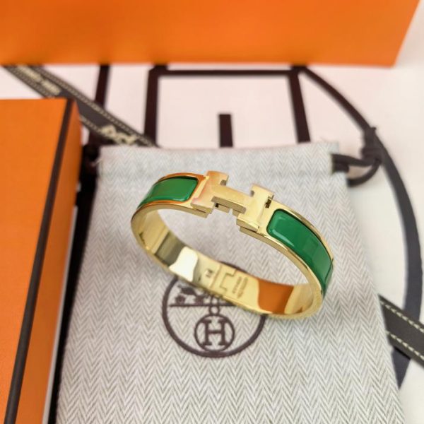 replica,repliche,fake,1:1,earrings,bracelet,ring,jewelry Versione aggiornata del classico braccialetto smaltato H di Hermes