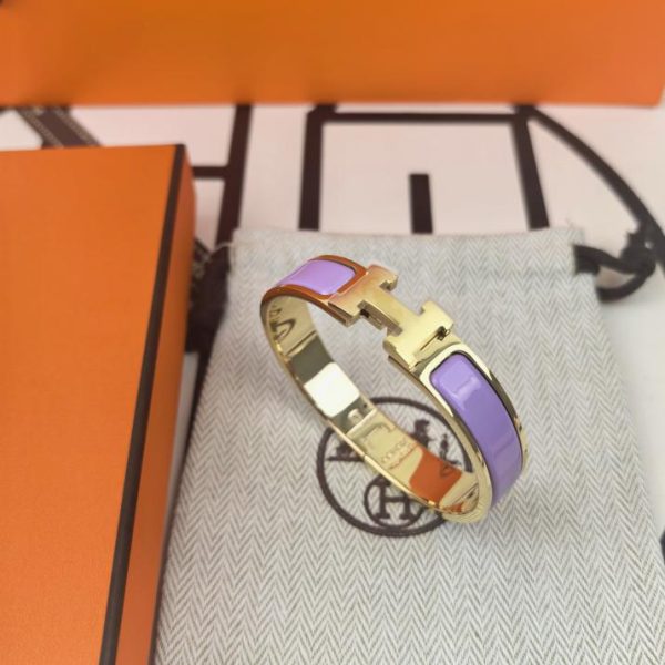 replica,repliche,fake,1:1,earrings,bracelet,ring,jewelry Versione aggiornata del classico braccialetto smaltato H di Hermes