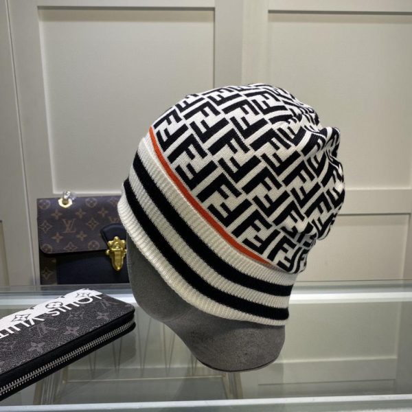 replica,repliche,fake,1:1,earrings,bracelet,ring,jewelry Cappello lavorato a maglia Fendi materiale cashmere per uomo e donna