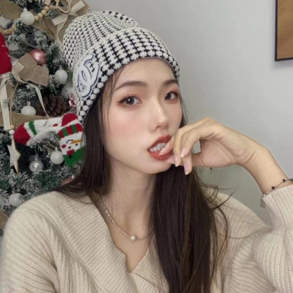 replica,repliche,fake,1:1,earrings,bracelet,ring,jewelry Cappello Chanel in lana autunnale e invernale