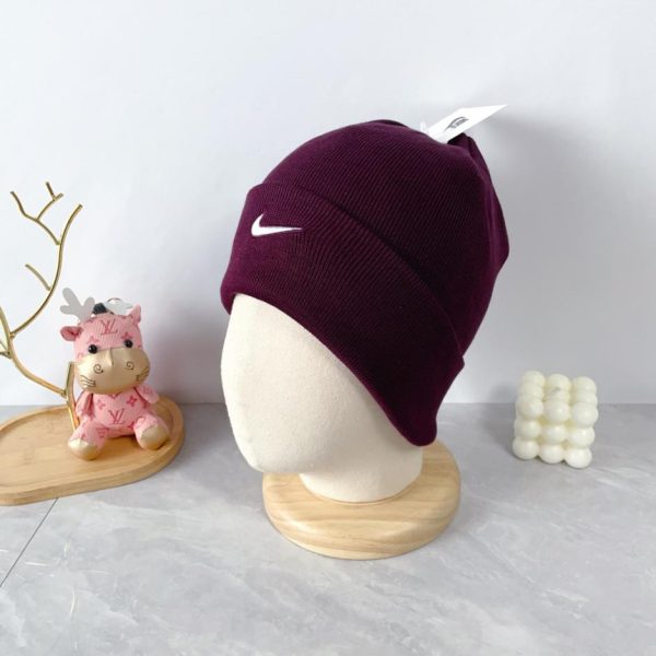 replica,repliche,fake,1:1,earrings,bracelet,ring,jewelry Cappello lavorato a freddo NIKE, stesso stile per uomo e donna