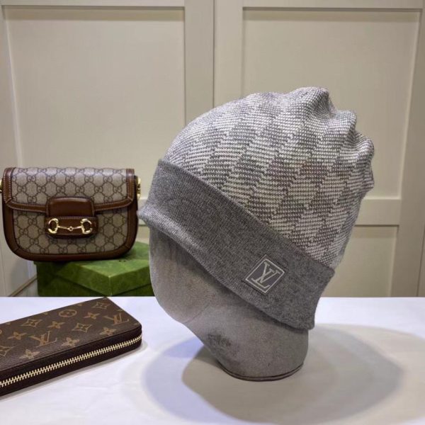 replica,repliche,fake,1:1,earrings,bracelet,ring,jewelry Cappello lavorato a maglia Louis Vuitton in materiale cashmere per uomo e donna
