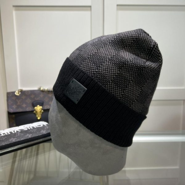 replica,repliche,fake,1:1,earrings,bracelet,ring,jewelry Cappello lavorato a maglia Louis Vuitton in materiale cashmere per uomo e donna