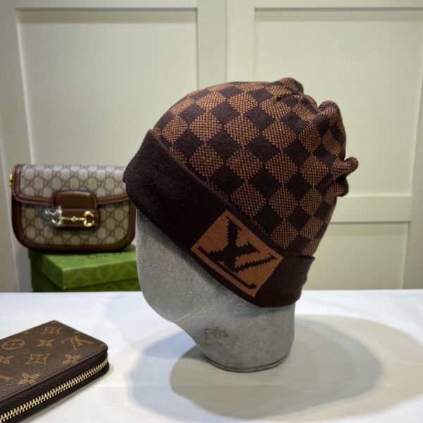 replica,repliche,fake,1:1,earrings,bracelet,ring,jewelry Cappello lavorato a maglia Louis Vuitton in materiale cashmere per uomo e donna