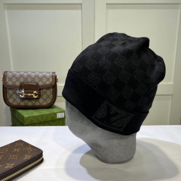 replica,repliche,fake,1:1,earrings,bracelet,ring,jewelry Cappello lavorato a maglia Louis Vuitton in materiale cashmere per uomo e donna