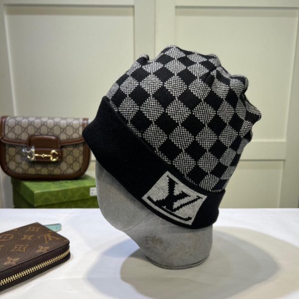 replica,repliche,fake,1:1,earrings,bracelet,ring,jewelry Cappello lavorato a maglia Louis Vuitton in materiale cashmere per uomo e donna