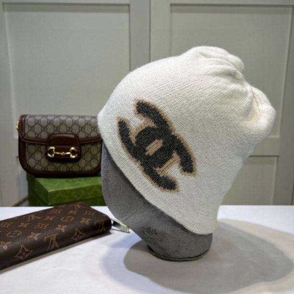 replica,repliche,fake,1:1,earrings,bracelet,ring,jewelry Cappello Chanel in lana autunno e inverno reversibile