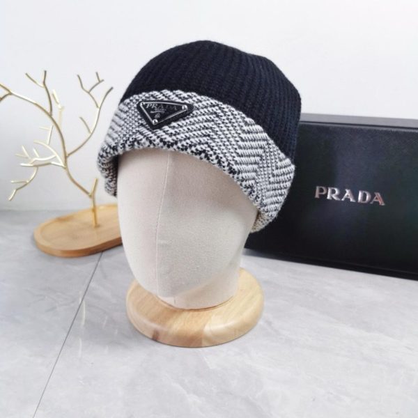 Cappello di protezione per le orecchie lavorato a maglia Prada di alta qualit脿 nella versione autunnale e invernale