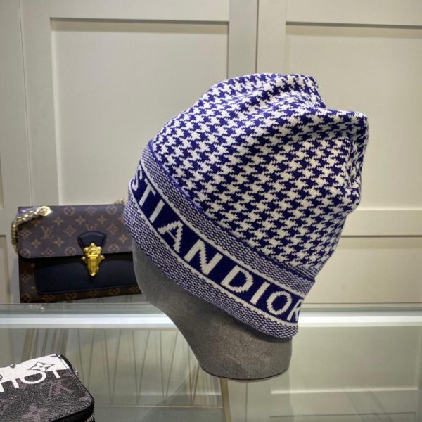 replica,repliche,fake,1:1,earrings,bracelet,ring,jewelry L’ultimo cappello lavorato a maglia in lana pied de poule di Dior, unisex