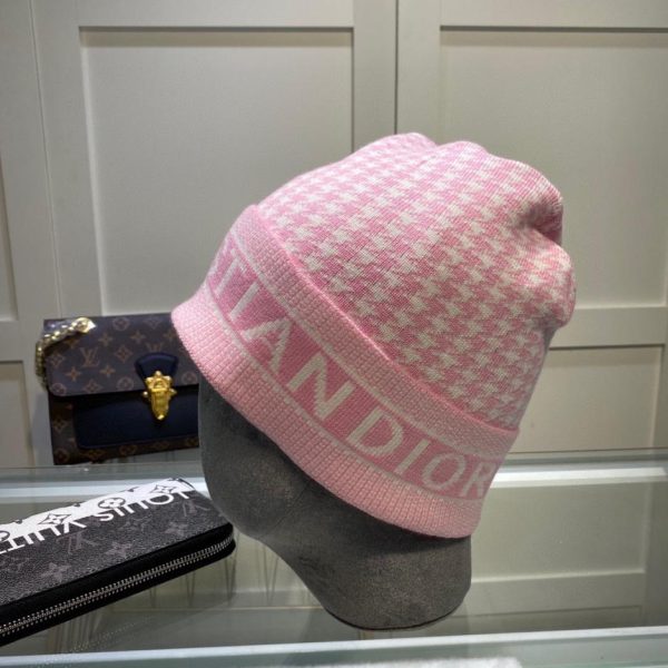 replica,repliche,fake,1:1,earrings,bracelet,ring,jewelry L’ultimo cappello lavorato a maglia in lana pied de poule di Dior, unisex