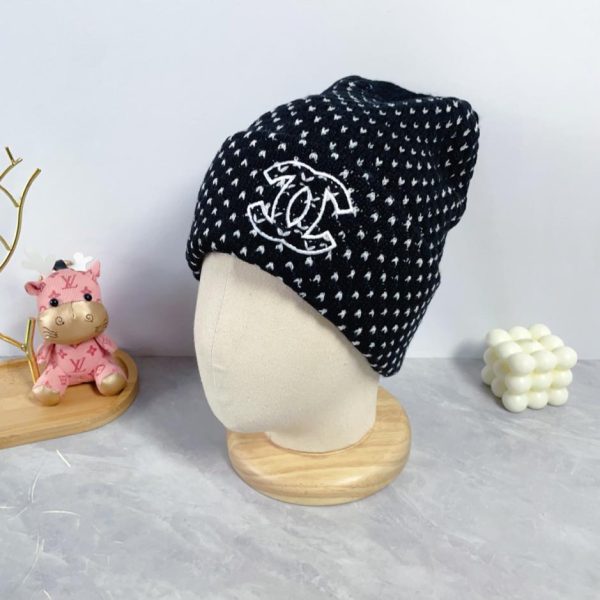 replica,repliche,fake,1:1,earrings,bracelet,ring,jewelry Cappello Chanel in lana autunnale e invernale