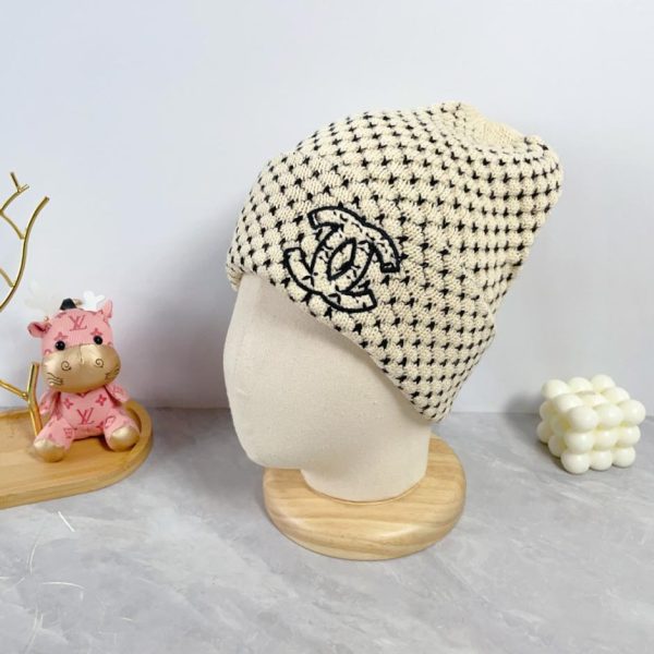 replica,repliche,fake,1:1,earrings,bracelet,ring,jewelry Cappello Chanel in lana autunnale e invernale