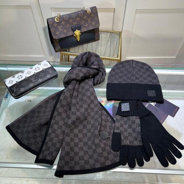 replica,repliche,fake,1:1,earrings,bracelet,ring,jewelry Louis Vuitton [Completo tre pezzi abito in lana, cappello, sciarpa e guanti]