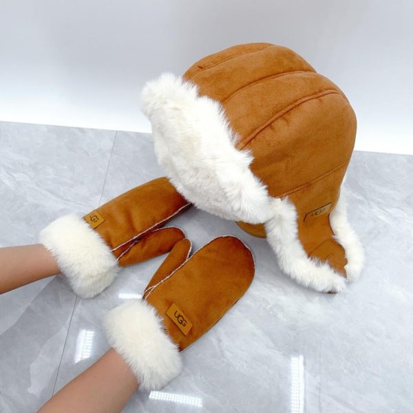 replica,repliche,fake,1:1,earrings,bracelet,ring,jewelry Cappello UGG, guanti in pelliccia di coniglio, set due pezzi