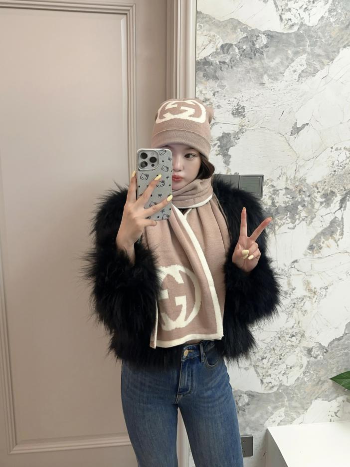 replica,repliche,fake,1:1,earrings,bracelet,ring,jewelry GUCCI nuova serie di abiti in lana e cashmere, cappelli e sciarpe per uomo e donna replica,repliche,fake,1:1,earrings,bracelet,ring,jewelry GUCCI nuova serie di abiti in lana e cashmere, cappelli e sciarpe per uomo e donna