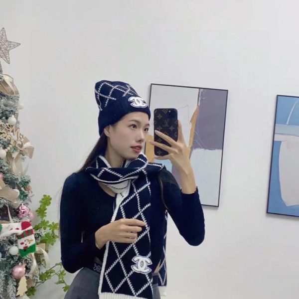 replica,repliche,fake,1:1,earrings,bracelet,ring,jewelry Nuovo set cappello e sciarpa Chanel