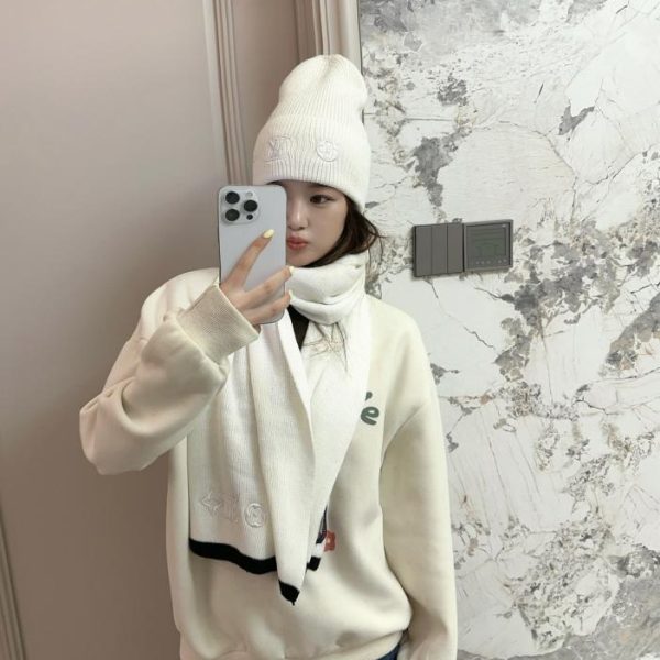 replica,repliche,fake,1:1,earrings,bracelet,ring,jewelry Set classico con cappello e sciarpa Louis Vuitton