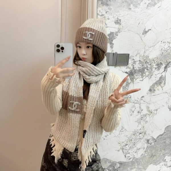 replica,repliche,fake,1:1,earrings,bracelet,ring,jewelry Cappelli e sciarpe Chanel Sito ufficiale Nuovo prodotto Set classico