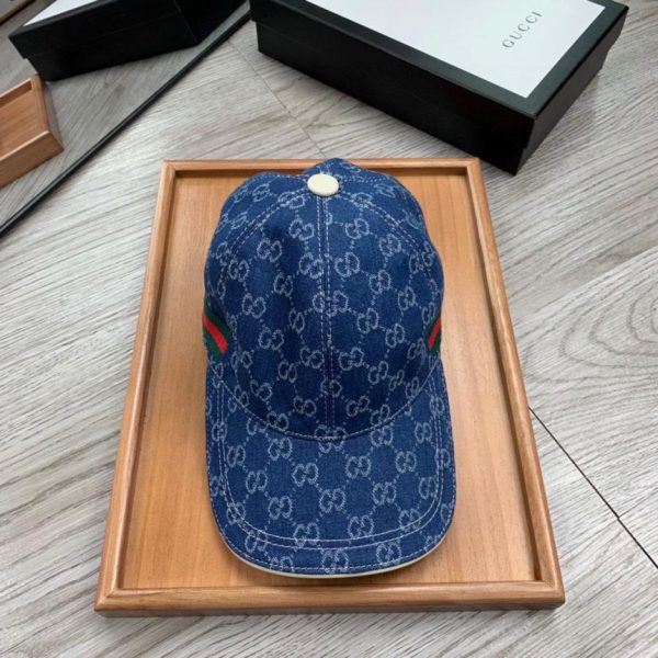 Stile tessitura Gucci: l'ultimo stile di materiale denim