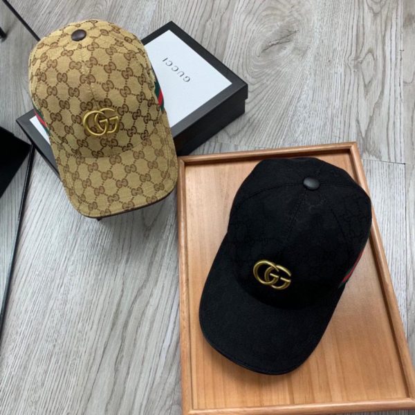 Stile tessitura Gucci: l'ultimo stile con parte anteriore in metallo