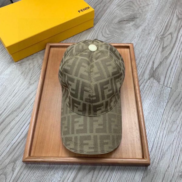 Ultimo stile Fendi