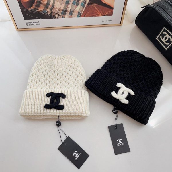CHANEL nuovo cappello freddo lavorato a maglia