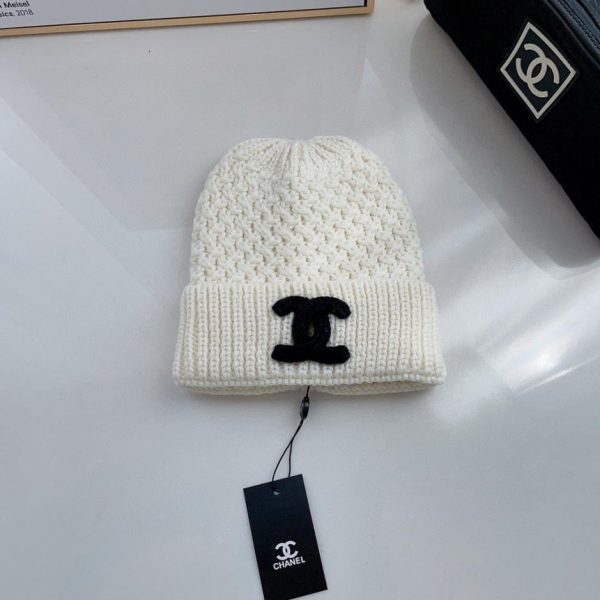 CHANEL nuovo cappello freddo lavorato a maglia