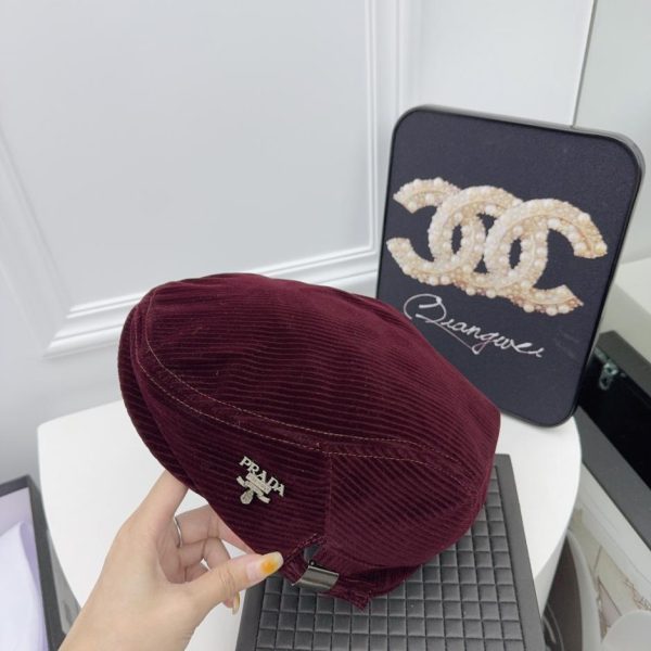 PRADA nuovo cappello da attaccante