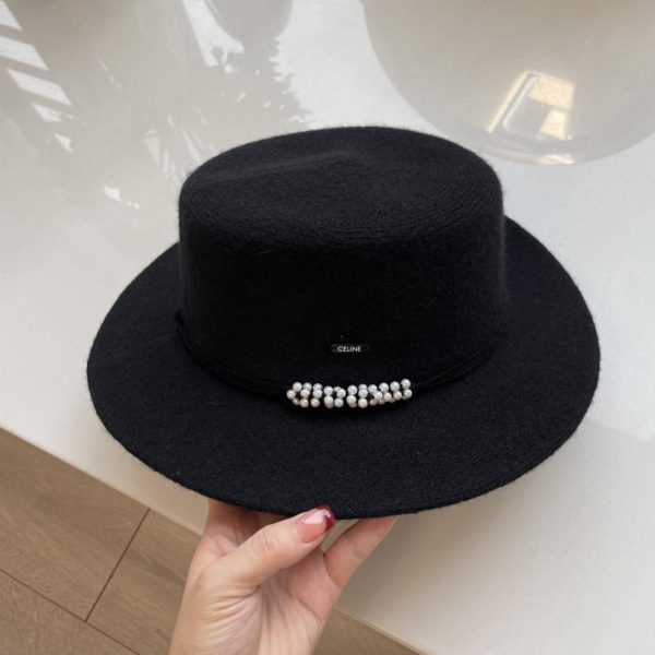 Cappello piatto CELINE in lana vergine