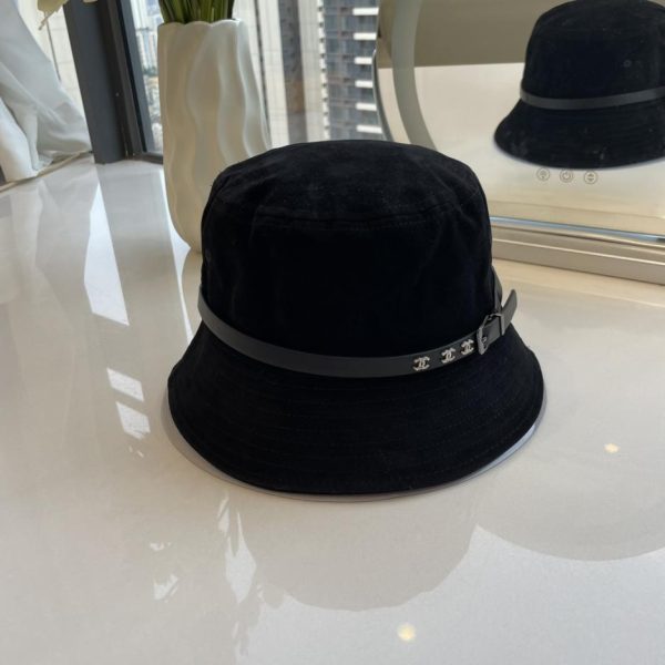 Nuova serie in pile di Chanel